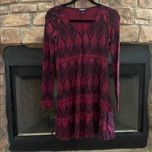 Express Burgundy and Black Patterned V-neck, long sleeve Dress. XS